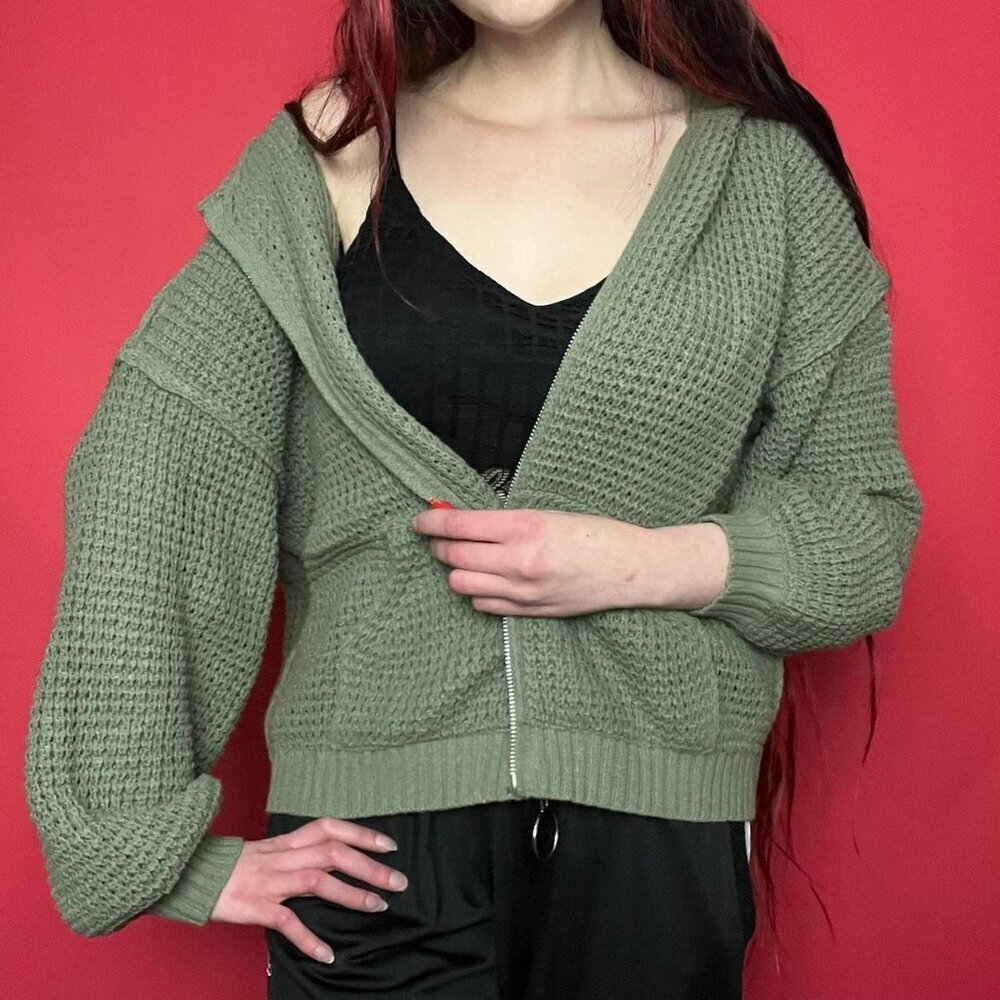 Miracle / forest green zip up sweater 🩶💚​​​